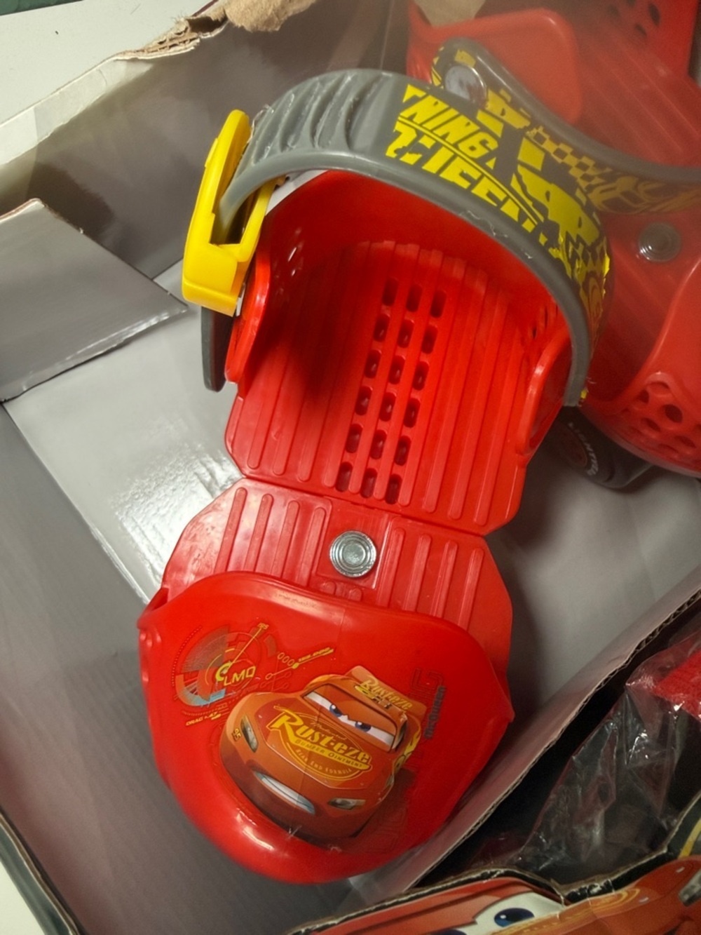 NEW! Disney Pixar Cars Kids Adjustable Junior Roller Skates w/ Knee Elbow Pads - Picture 4 of 10